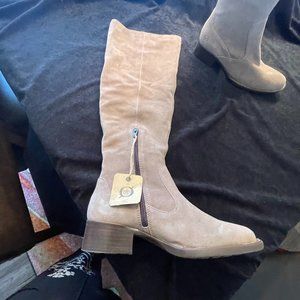 New Born Women's Cricket Suede Block Heel Tall Pull On Boots